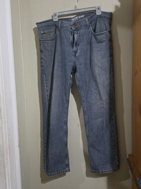 Signature by Levi Strauss Men's Relaxed Straight Jeans in Medium Blue